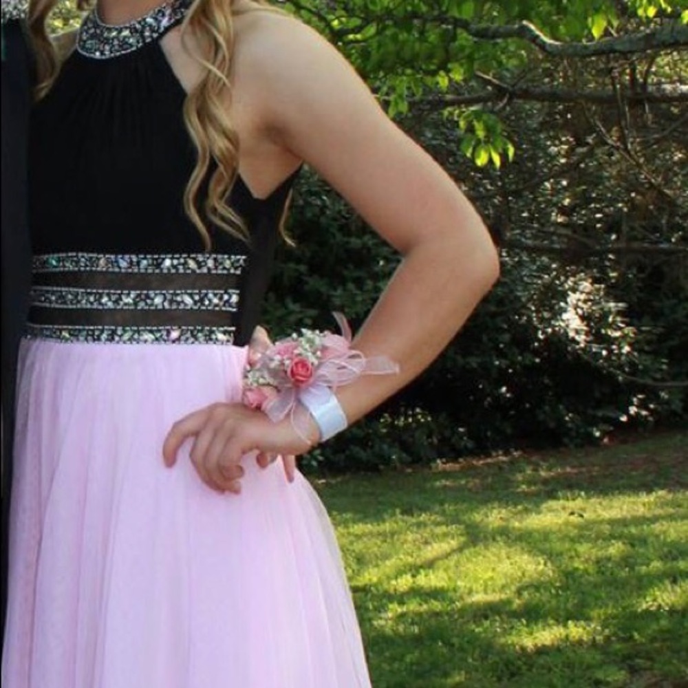 Prom Dress! - Picture 2 of 5